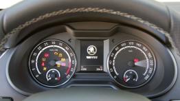 Skoda Octavia III RS Kombi 2.0 TDI (2013) - zestaw wskaźników