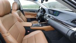 Lexus GS IV 300h (2014) - widok ogólny wnętrza z przodu