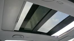 Kia Venga - szyberdach od wewnątrz