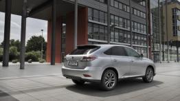 Lexus RX 450h F Sport - widok z tyłu