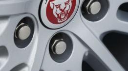 Jaguar XE 2.0d Ammonite Grey (2015) - koło