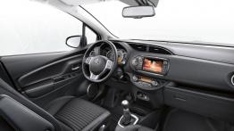 Toyota Yaris III Facelifting (2014) - pełny panel przedni