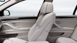BMW Seria 5 F11 - widok ogólny wnętrza z przodu