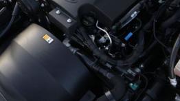 Land Rover Defender 2012 - silnik