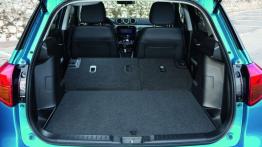 Suzuki Vitara 2015 - tylna kanapa złożona, widok z bagażnika