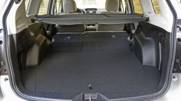 Subaru Forester IV - wersja europejska - tylna kanapa złożona, widok z bagażnika