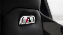 Peugeot RCZ R (2013) - fotel kierowcy, widok z przodu