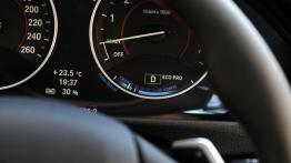 BMW serii 3 ActiveHybrid - obrotomierz