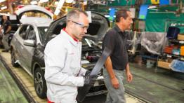 Nissan Pulsar (2014) - taśma produkcyjna