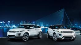 Range Rover Evoque - wersja 3-drzwiowa - przód - reflektory włączone