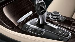 BMW serii 5 ActiveHybrid - skrzynia biegów