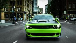 Dodge Challenger SRT Hellcat (2015) - widok z przodu