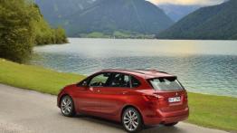 BMW 218d Active Tourer (2014) - widok z tyłu