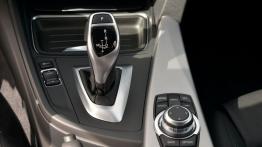 BMW 335i Gran Turismo M Sport Package (2014) - skrzynia biegów