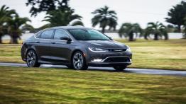 Chrysler 200C (2015) - widok z przodu