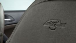 Skoda Yeti Facelifting (2014) - zagłówek na fotelu kierowcy, widok z przodu