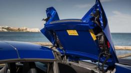 McLaren 650S Spider (2014) - mechanizm składania dachu - widok z boku