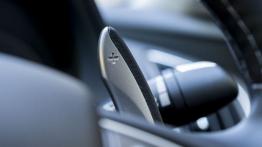 Infiniti Q50 2.0 Turbo (2014) - manetka zmiany biegów pod kierownicą