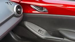 Mazda MX-5 IV Soul Red (2015) - drzwi pasażera od wewnątrz