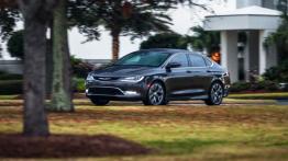 Chrysler 200C (2015) - widok z przodu