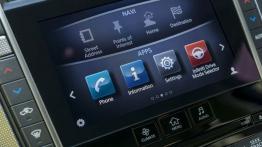 Infiniti Q50 2.0 Turbo (2014) - ekran systemu multimedialnego