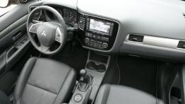 Mitsubishi Outlander III - pełny panel przedni