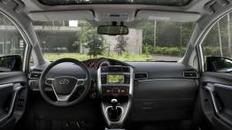 Toyota Verso Facelifting - pełny panel przedni