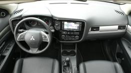 Mitsubishi Outlander III - pełny panel przedni