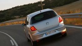 Seat Toledo III - tył - reflektory włączone