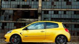 "Męska rzecz" - Renault Clio