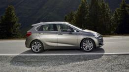 BMW 225i Active Tourer (2014) - prawy bok