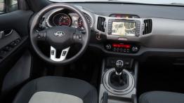 Kia Sportage III Facelifting (2014) - kokpit