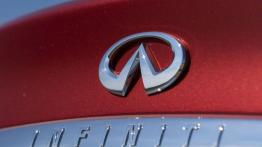 Infiniti Q50 2.0 Turbo (2014) - emblemat