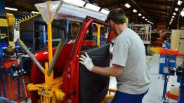 Renault Clio IV RS 200 (2013) - taśma produkcyjna