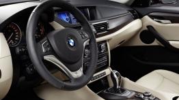 BMW X1 Facelifting - kierownica