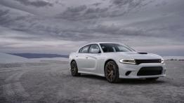 Dodge Charger SRT Hellcat (2015) - widok z przodu