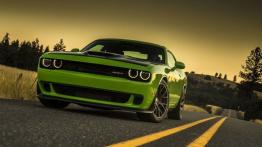 Dodge Challenger SRT Hellcat (2015) - widok z przodu