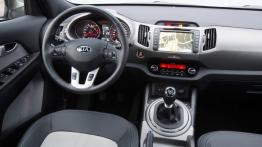 Kia Sportage III Facelifting (2014) - kokpit