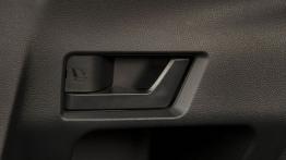 Subaru Outback 2015 2.0D - wersja europejska - uchwyt do składania tylnej kanapy