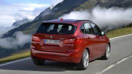BMW 218d Active Tourer (2014) - widok z tyłu