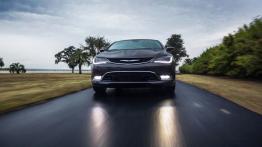 Chrysler 200C (2015) - widok z przodu