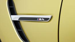 BMW M4 F82 Coupe (2014) - emblemat boczny