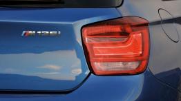 BMW M135i - prawy tylny reflektor - włączony