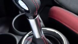 Mini John Cooper Works 2015 - dźwignia zmiany biegów