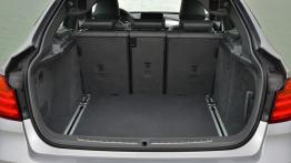 BMW 335i Gran Turismo M Sport Package (2014) - bagażnik