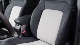 Kia Sportage III Facelifting (2014) - fotel kierowcy, widok z przodu