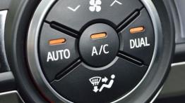 Toyota Verso Facelifting - panel sterowania wentylacją i nawiewem