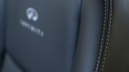 Infiniti Q50 2.0 Turbo (2014) - fotel kierowcy, widok z przodu