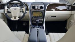 Bentley Flying Spur (2014) - pełny panel przedni