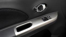 Nissan Micra K13 Facelifting (2013) - drzwi kierowcy od wewnątrz
